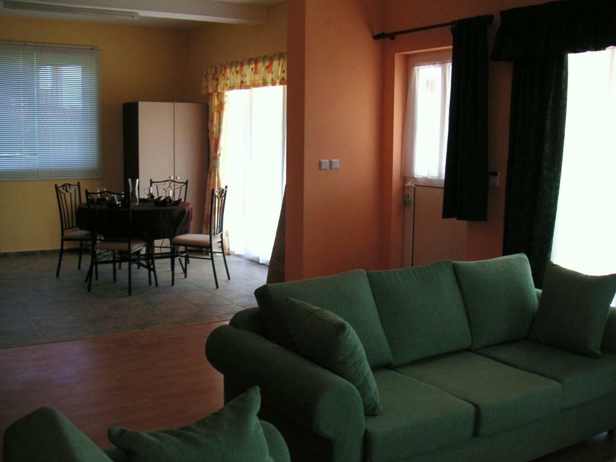 Sunny Villa Balgarevo Bagian luar foto